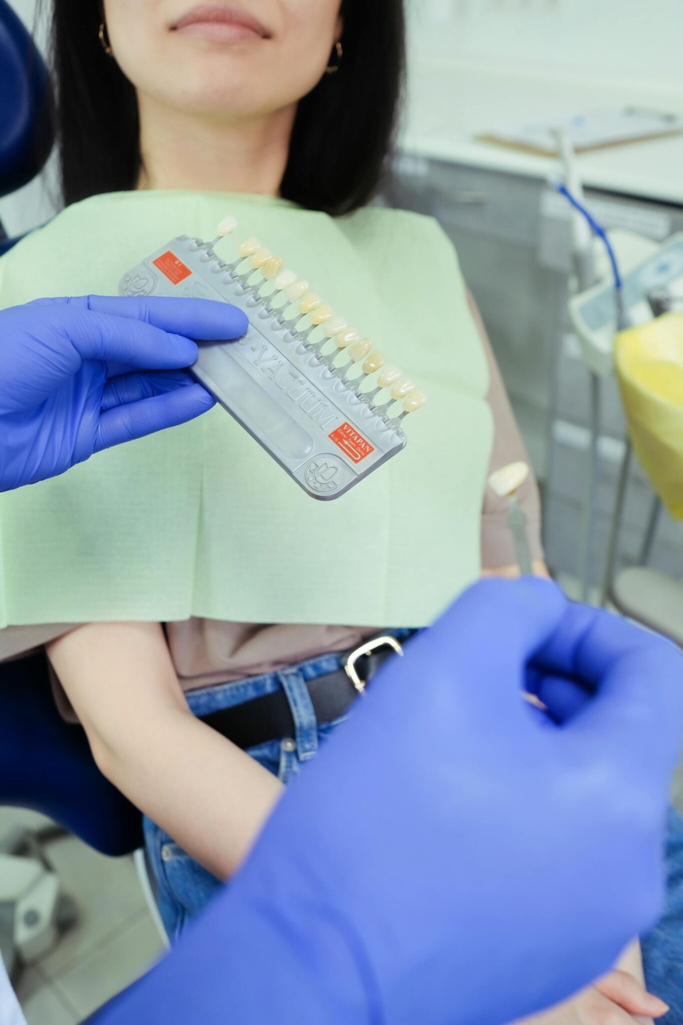 Profesionalus estetinės odontologijos kuponas spindinčiai šypsenai.